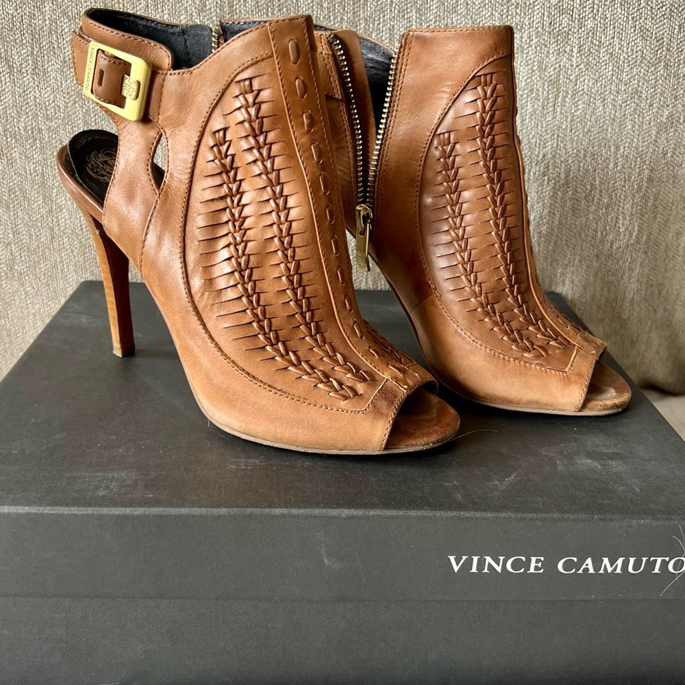 Vince Camilo Heels